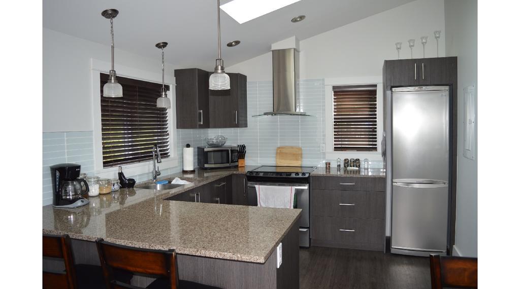 Pair-A-Dice Cottage Port Renfrew Bilik gambar